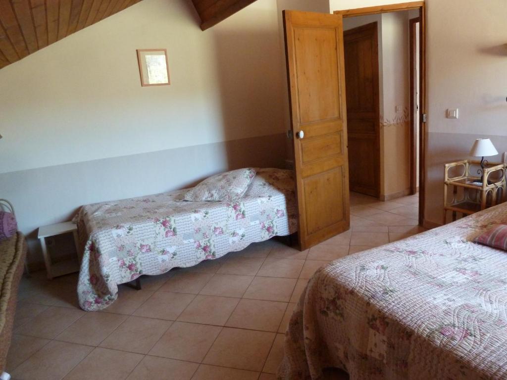 Bed and Breakfast Les Cigales Saint-Andiol Экстерьер фото