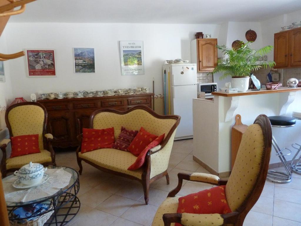 Bed and Breakfast Les Cigales Saint-Andiol Экстерьер фото